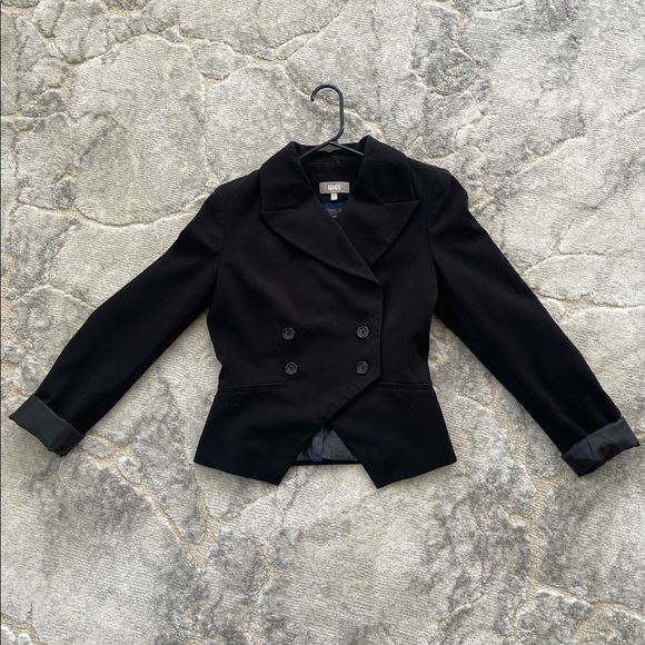 Jackets & Blazers - Short black blazer